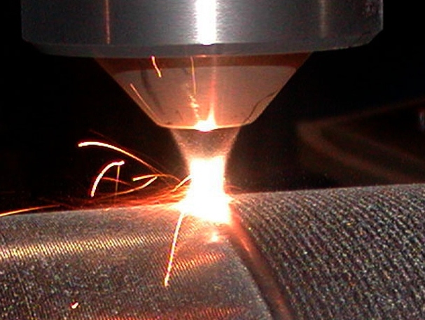 gia_cong_soi_ranh_kim_loai_1