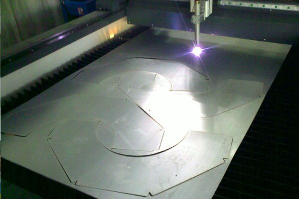 Yeu_to_nao_anh_huong_den_chat_luong_cat_laser_2