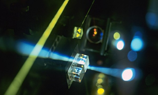 Siêu thiết bị laser mạnh nhất thế giới được chế tạo từ Nga Siêu thiết bị laser mạnh nhất thế giới được chế tạo từ Nga